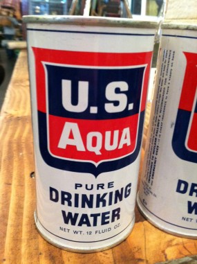 U.S. Aqua Pure Drinking Water в металлических банках