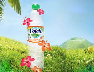 Фруктовая вода Volvic Touch of Tropical Fruits